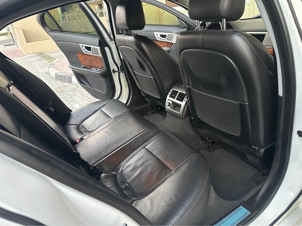 2013 جاكوار اكس اف R-Sport