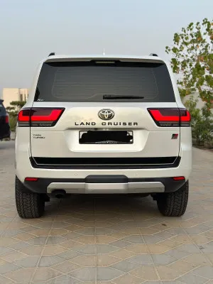 2022 Toyota Land Cruiser GR
