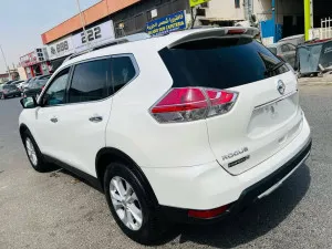2014 نيسان روج SV