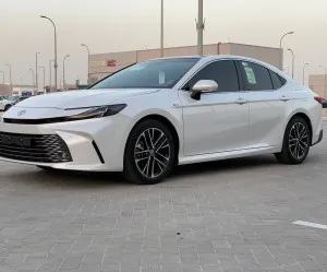 2025 Toyota Camry Hybrid LE