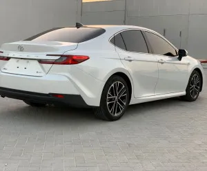 2025 Toyota Camry Hybrid LE