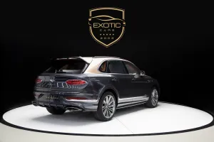 2021 بنتلي بنتايجا W12