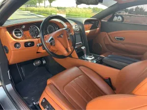 2013 بنتلي كونتيننتال GT W12