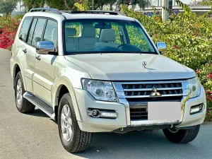 2019 ميتسوبيشي باجيرو GLS