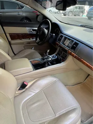 2014 Jaguar XF Prestige
