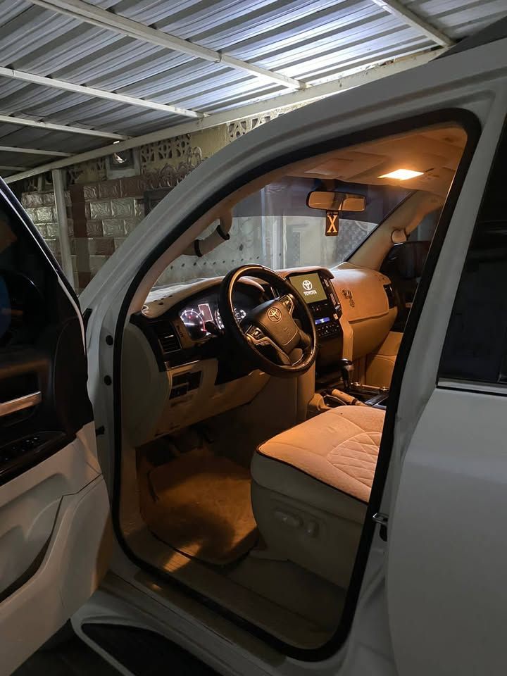 2020 Toyota Land Cruiser GXR