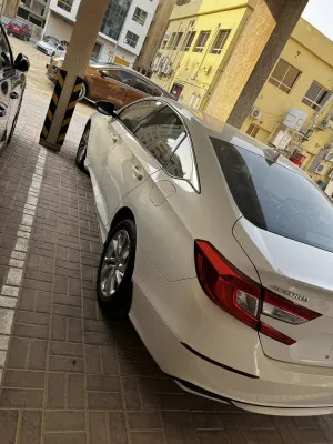 2019 هوندا أكورد LX