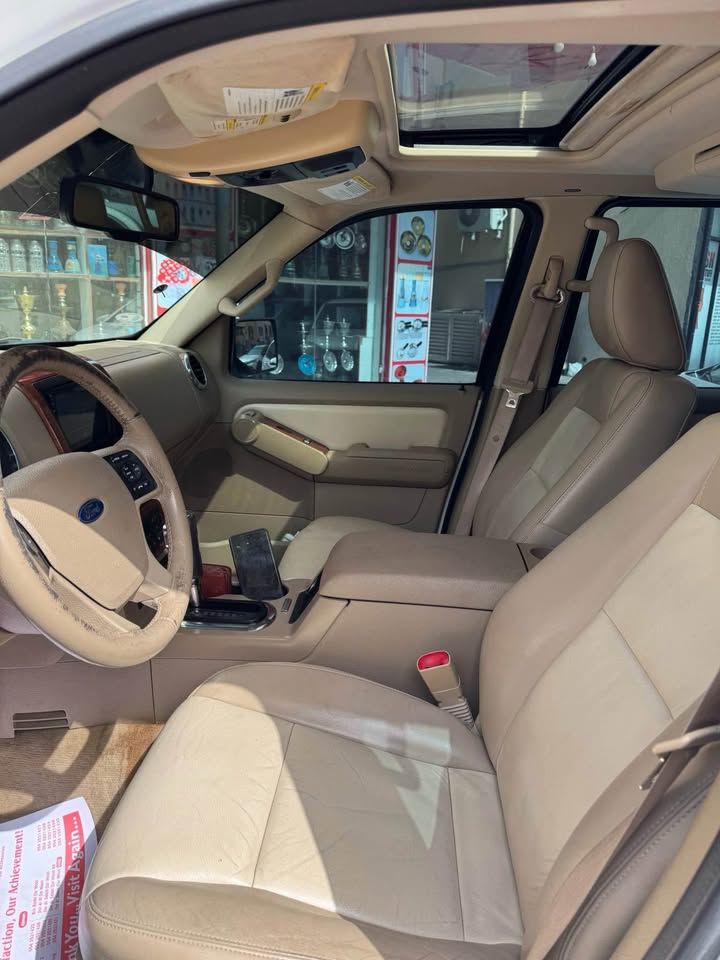 2010 Ford Explorer XLS