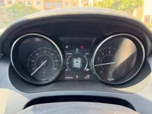 2019 جاكوار اي بيس P200