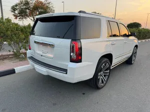 2019 جي أم سي يوكون Base