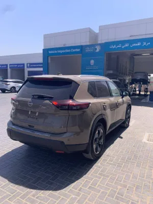 2024 نيسان روج Platinum
