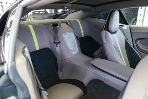 2020 استون مارتن دي بي ١١ AMR Coupe