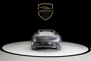 2020 استون مارتن دي بي ١١ AMR Coupe