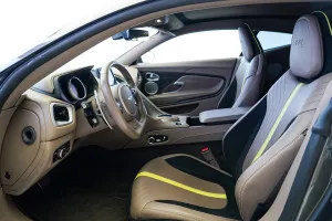 2020 استون مارتن دي بي ١١ AMR Coupe