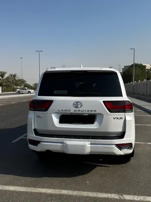 2023 تويوتا لاند كروزر VXR
