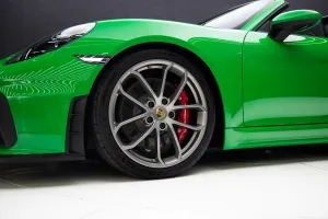 2023 بورش 718