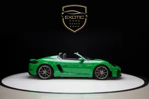2023 بورش 718