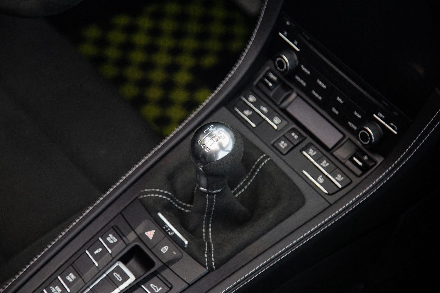 2023 بورش 718