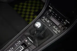 2023 بورش 718