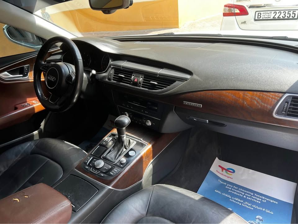2012 اودي آي ٧ Prestige
