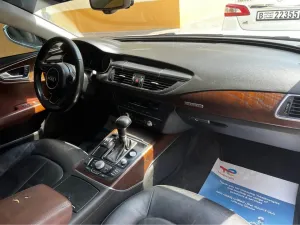 2012 اودي آي ٧ Prestige
