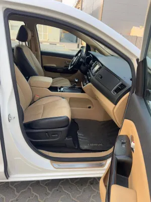 2018 كيا كارنفال LX