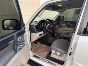 2017 Mitsubishi Pajero GLS