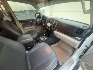2017 Mitsubishi Pajero GLS