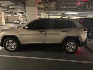 2014 جييب شيروكي Sport