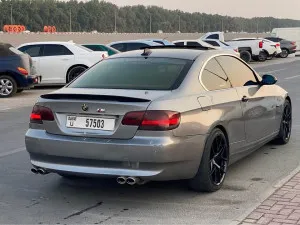 2009 بي أم دابليو الفئة - 3 320i
