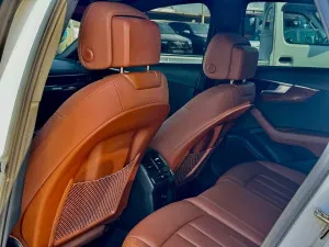 2023 اودي آي ٤ 45 TFSI