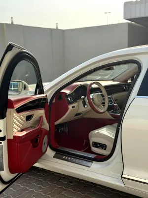2023 بنتلي فلاينج سبير V8