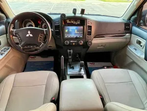 2010 Mitsubishi Pajero Signature Edition