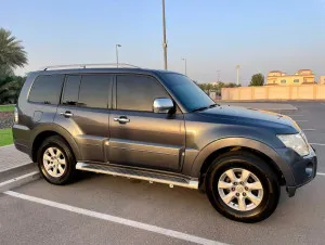 2010 Mitsubishi Pajero Signature Edition