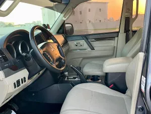 2010 Mitsubishi Pajero Signature Edition