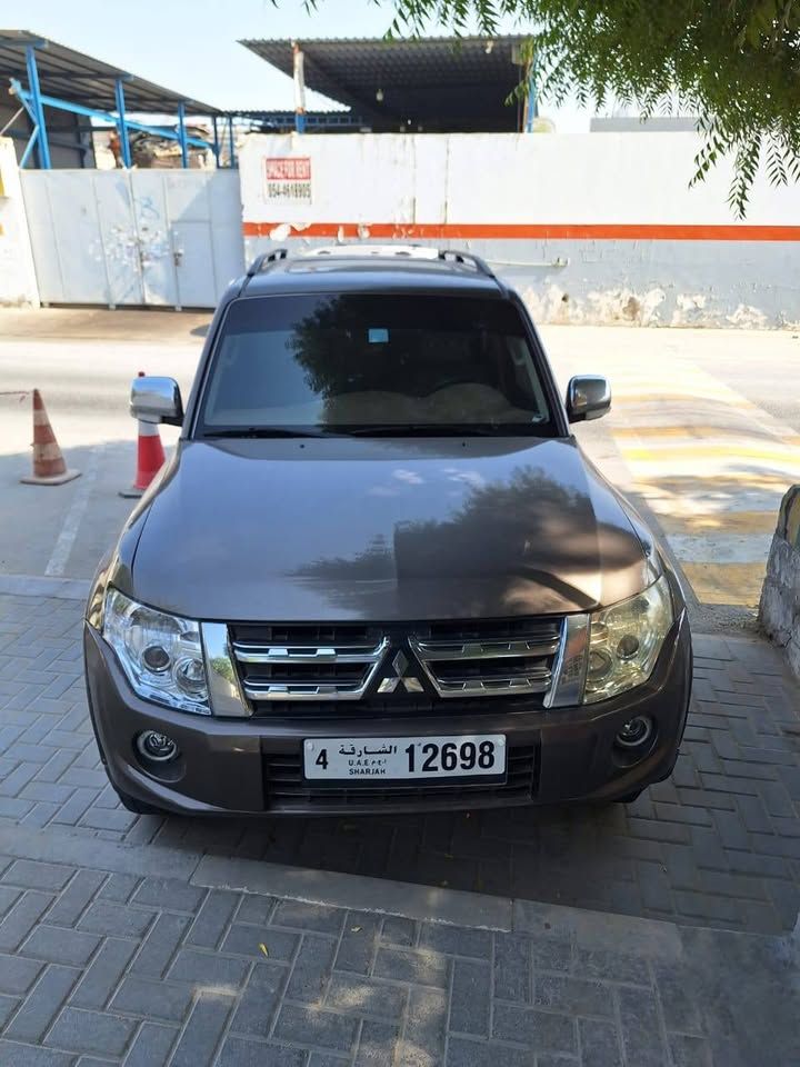 2012 Mitsubishi Pajero Signature Edition