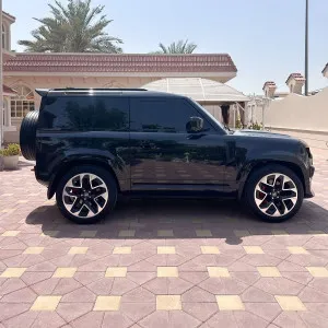 2021 لاند روفر ديفندر P300