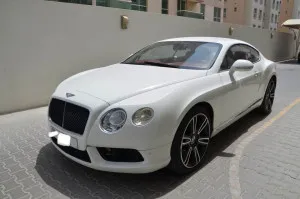 2013 بنتلي كونتيننتال GT V8