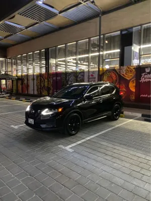 2017 نيسان روج SL
