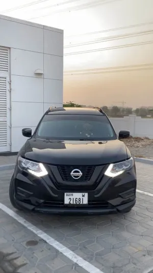 2017 نيسان روج SL