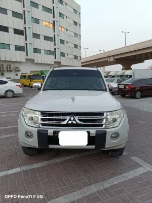 2011 ميتسوبيشي باجيرو GLS