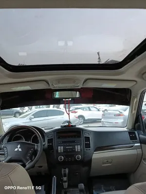 2011 ميتسوبيشي باجيرو GLS