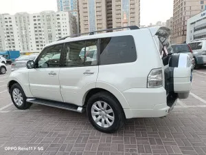 2011 ميتسوبيشي باجيرو GLS