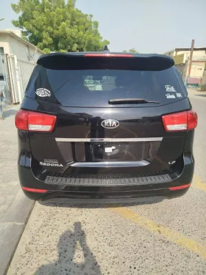 2015 كيا سيدونا LX