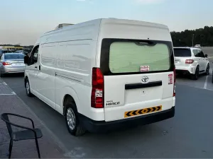 2022 تويوتا هياس Commuter High Roof