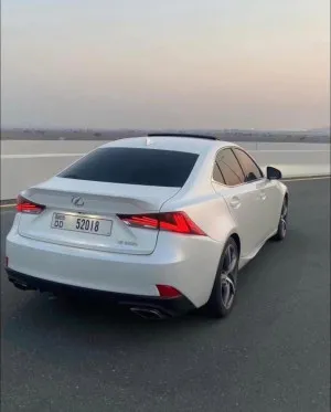 2018 لكزس أي أس ٣٠٠