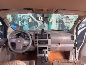 2012 نيسان باثفايندر LE