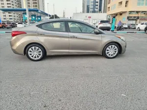 2013 هيونداي النترا SE