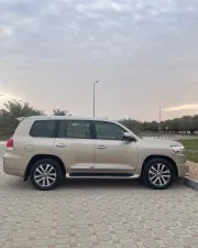 2018 تويوتا لاند كروزر