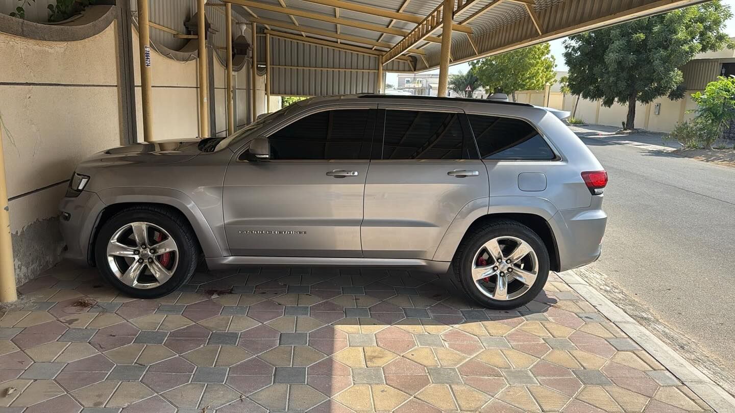 2014 جييب جراند شيروكي SRT8